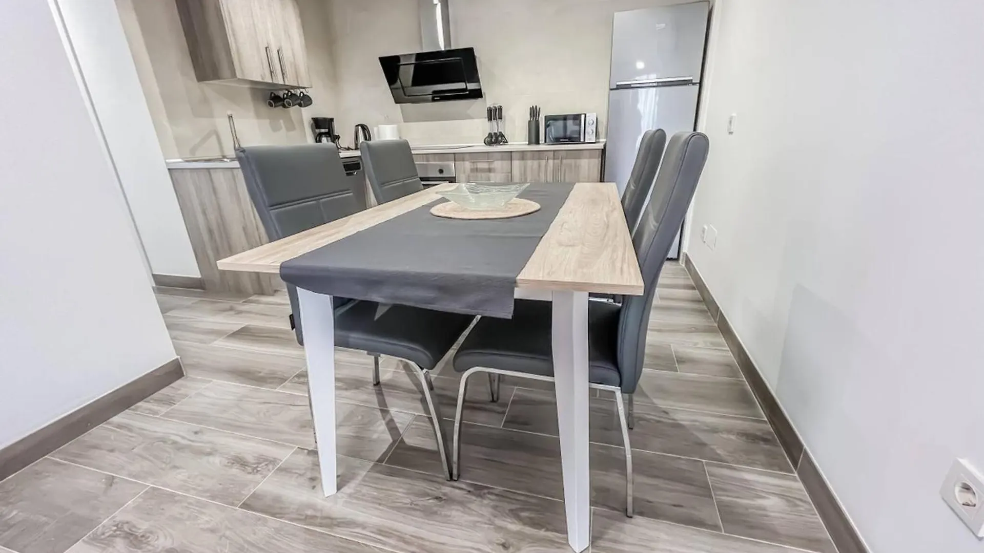Cd-1957 Modern 2 Bed Apartment With Pool Frigiliana