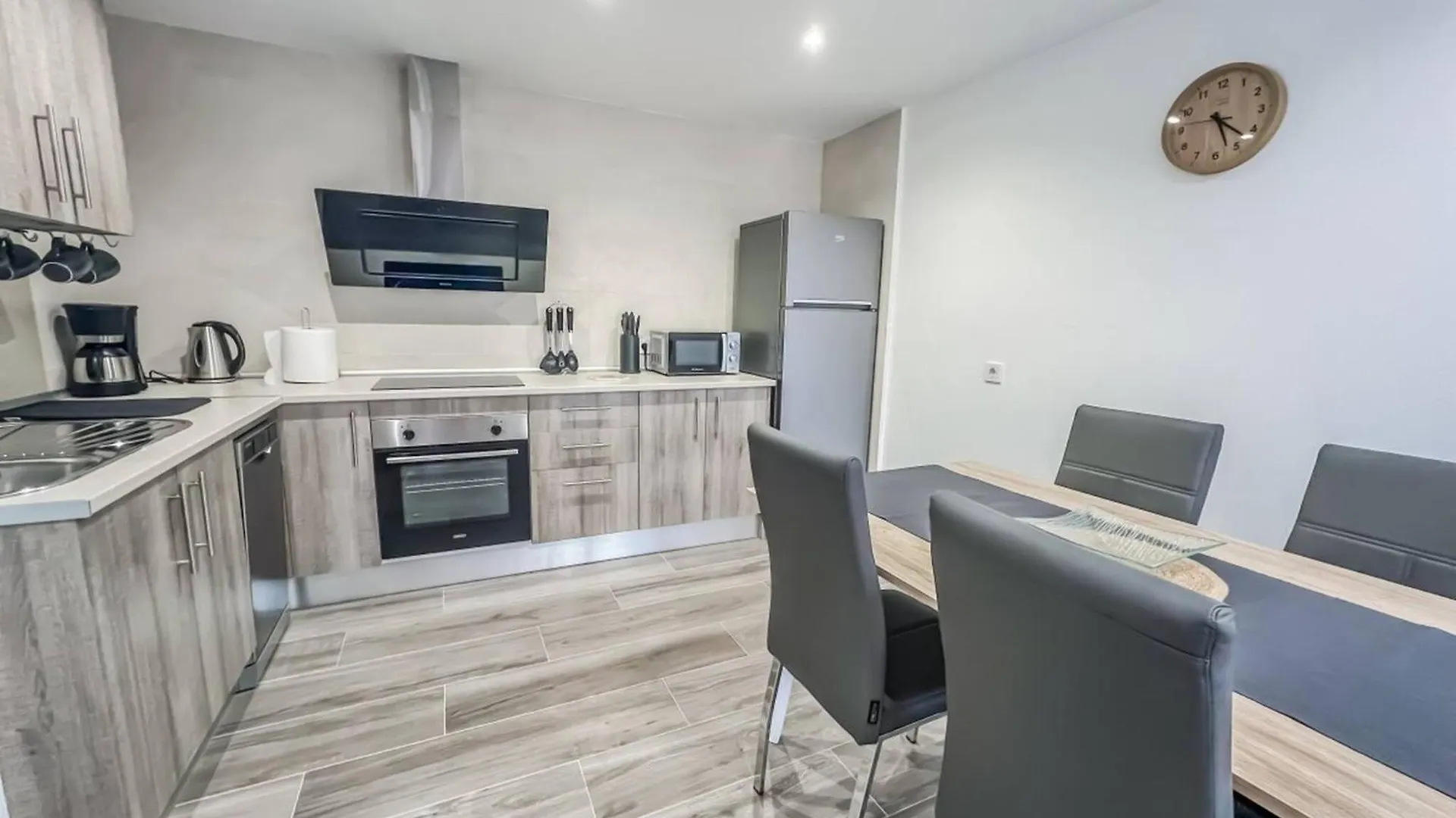 Cd-1957 Modern 2 Bed Apartment With Pool Frigiliana
