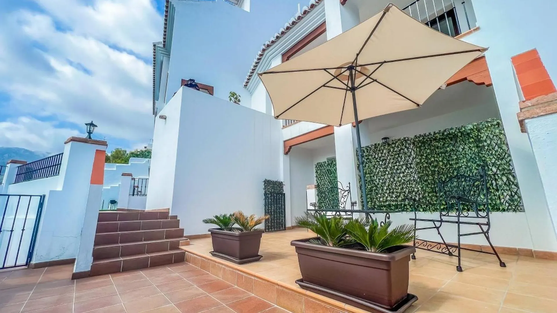 Cd-1957 Modern 2 Bed Apartment With Pool Frigiliana